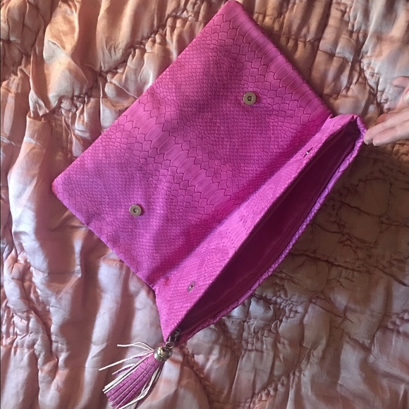 twelveNYC RARE Bloomingdales Pink Reptile Clutch - Picture 7 of 8